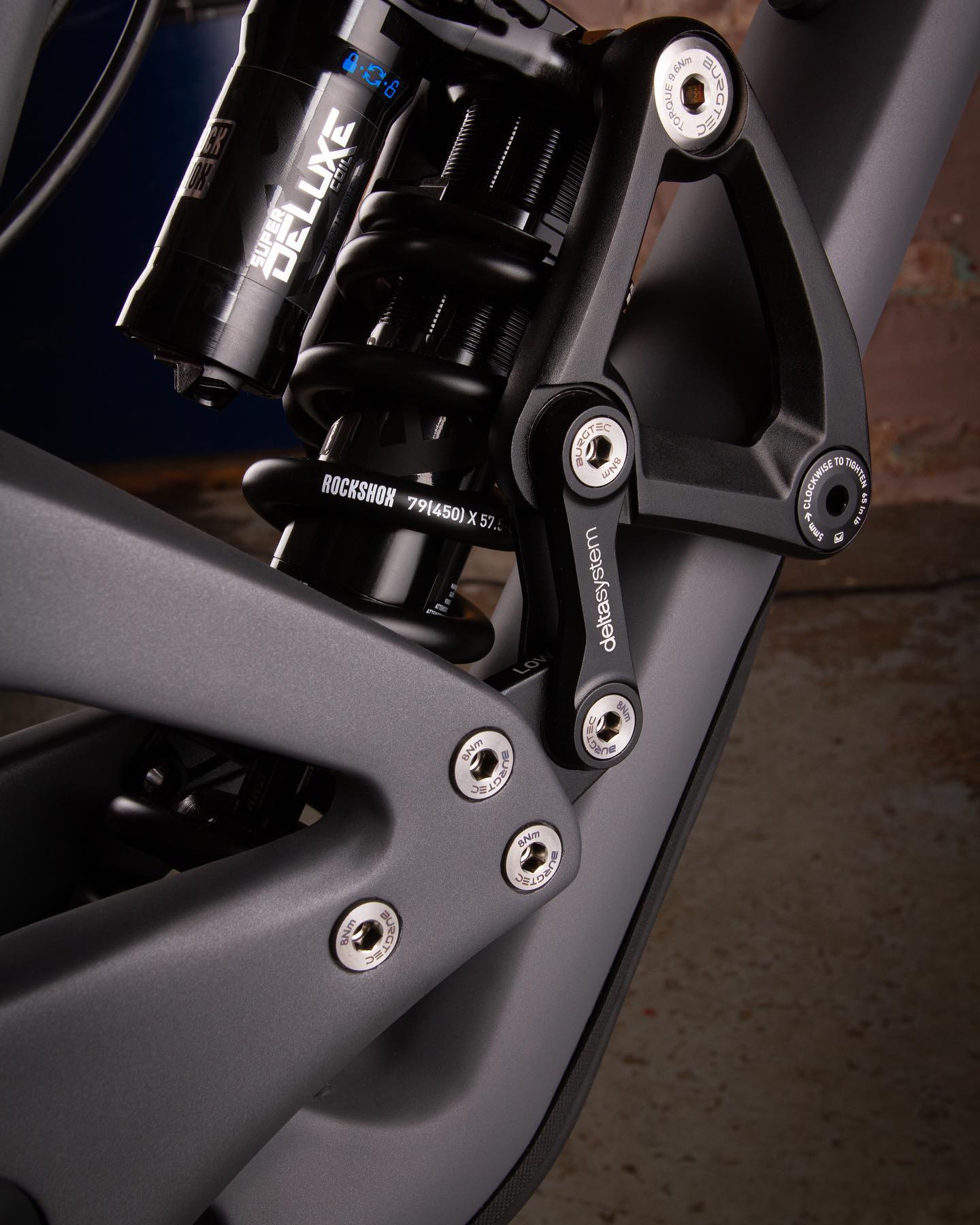 Burgtec Evil Flip Chip + Bone Link Titanium Bolt Kit – Grip4days