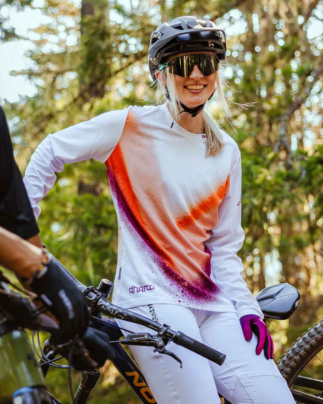 DHaRCO Womens Gravity Jersey | Firebird