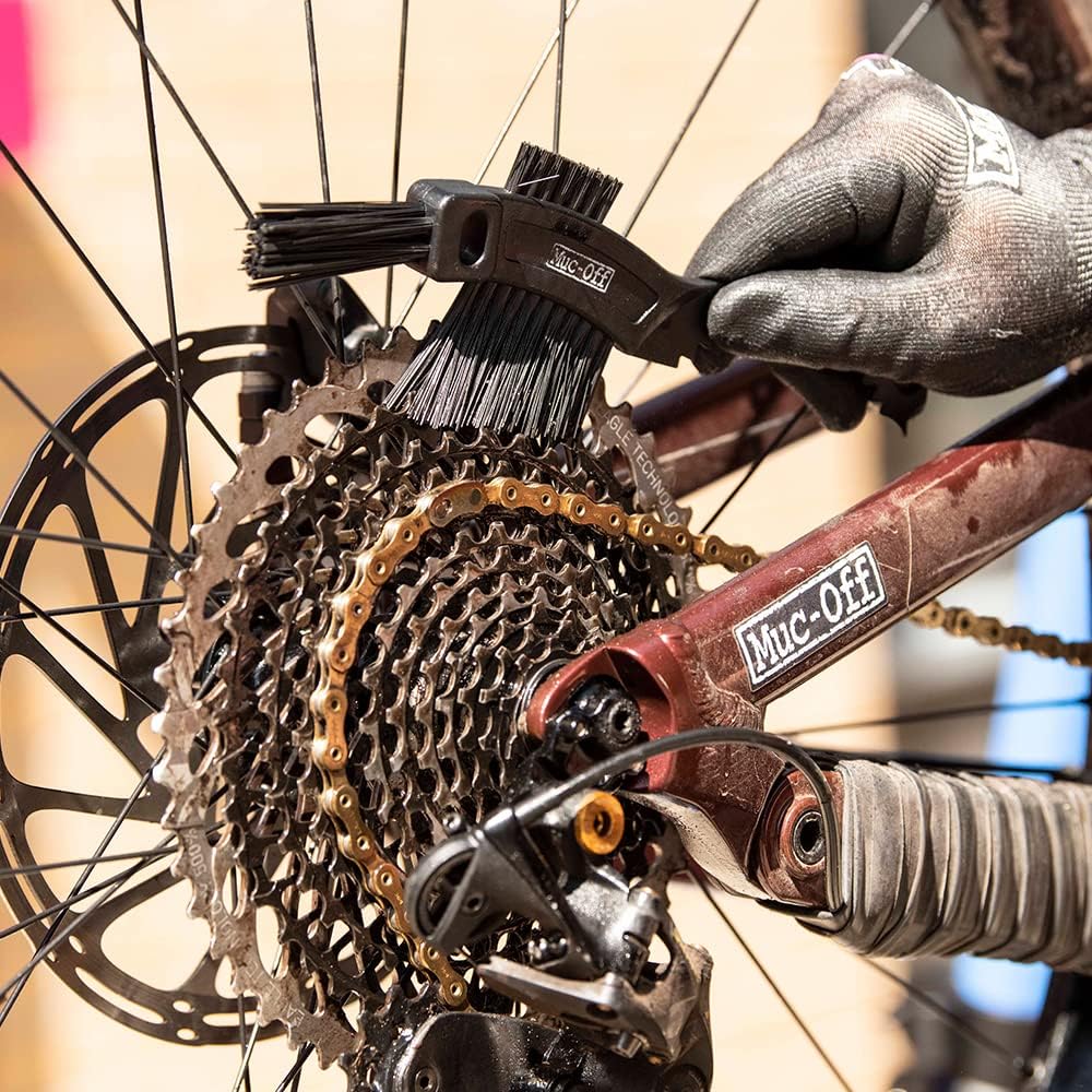 Muc-Off Claw Brush – Grip4days1